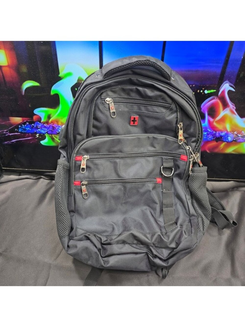 SwissTech Black Travel Laptop Backpack USB Charging Port ST99-170-028-06